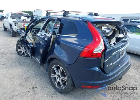 2015 Volvo Xc60 T6 из США, поврежденный, VIN YV4902RK7F2659176